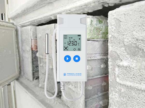 Temperature data logger with probe for ultra-low temperature environment
